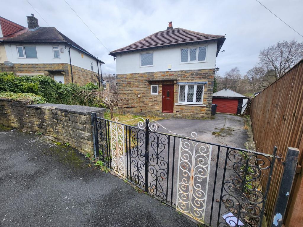 12 St John's Crescent, Bradford, BD8 0 LP