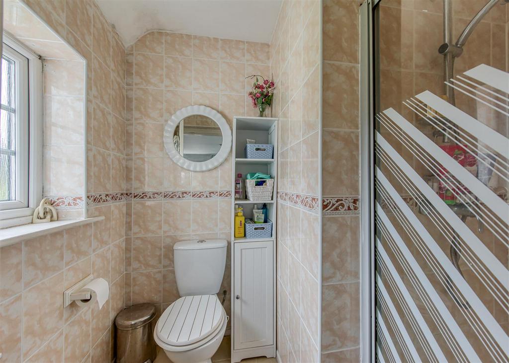 Coldham Cottage-bed1 ensuite.jpg
