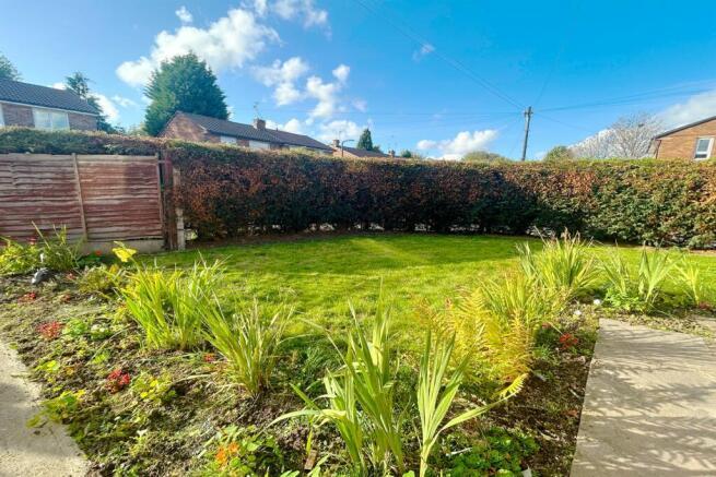 28 farndon garden 2.jpeg