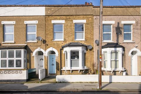 Amott Road, London, SE15