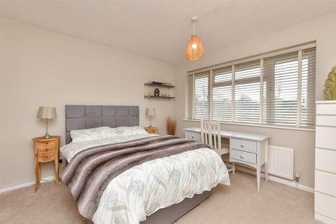 4 bedroom detached house for sale, Hunters Way, Uckfield, East Sussex