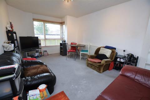 1 bedroom flat for sale, Sheldrick Close, Colliers Wood SW19