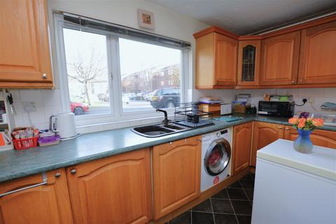 1 bedroom flat for sale, Sheldrick Close, Colliers Wood SW19