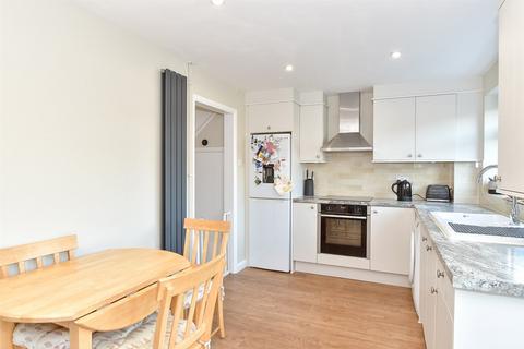 4 Alen Square, Staplehurst, Tonbridge, TN12 0SB