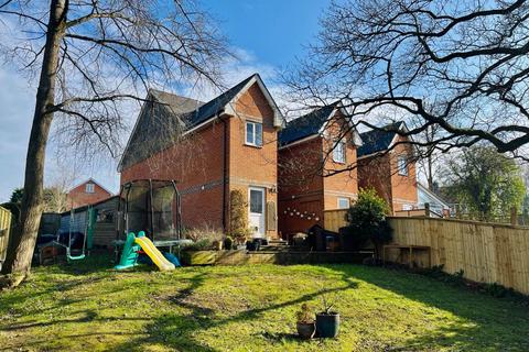 7 Summit House Close, Woodcote, Reading, RG8 0QZ