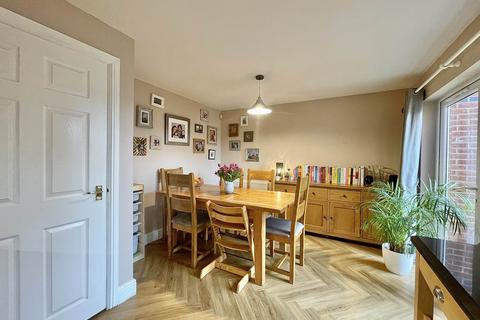 7 Summit House Close, Woodcote, Reading, RG8 0QZ