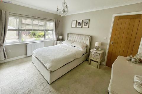 4 bedroom semi-detached house for sale, St. Georges Avenue, Bridgend, Bridgend County. CF31 1RS