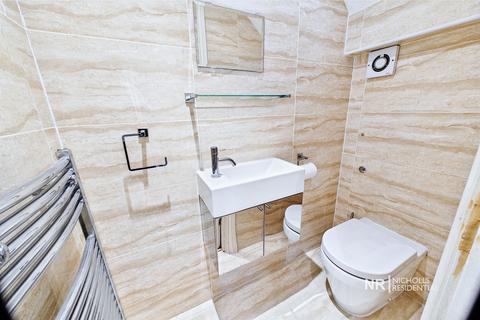 14 Arnold Drive, Chessington, KT9 2GD
