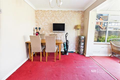 14 Arnold Drive, Chessington, KT9 2GD