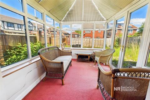 14 Arnold Drive, Chessington, KT9 2GD
