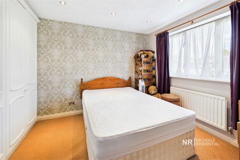 14 Arnold Drive, Chessington, KT9 2GD