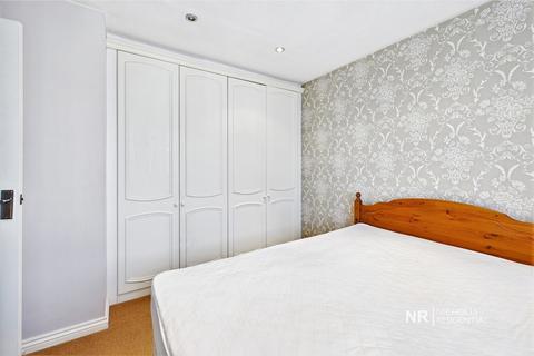 14 Arnold Drive, Chessington, KT9 2GD