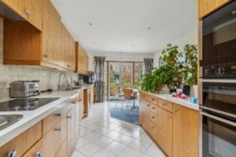 5 bedroom detached house to rent, The Drive, Rickmansworth