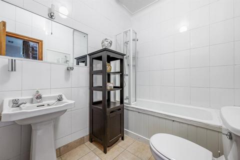 24 Lawrence Road, London, W5 4XH