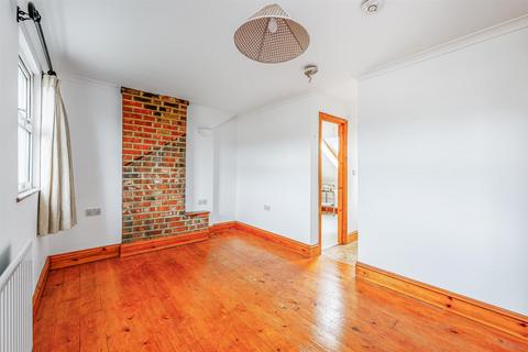 24 Lawrence Road, London, W5 4XH