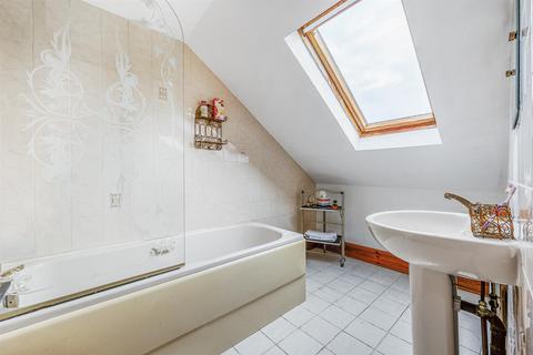 24 Lawrence Road, London, W5 4XH