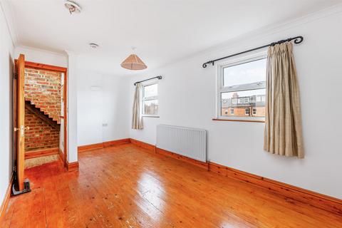 24 Lawrence Road, London, W5 4XH