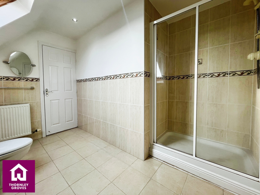 Jack &amp; Jill En Suite