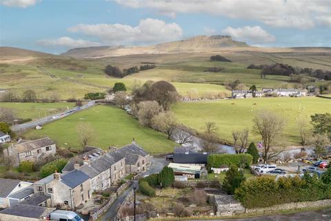 3 bedroom terraced house for sale, 2 Rowe End, Horton-In-Ribblesdale.