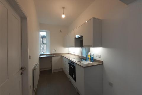 2 bedroom flat to rent, North Street