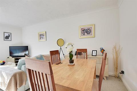 2 bedroom flat for sale, Hastings Road, Bexhill-On-Sea