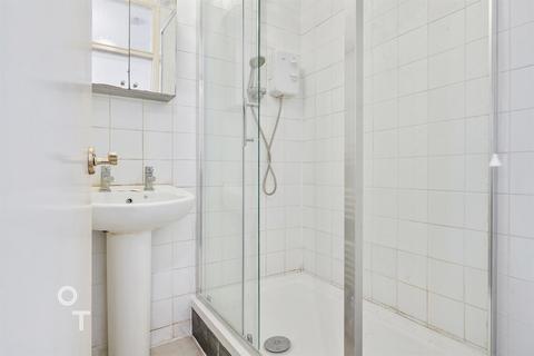 3 bedroom flat to rent, Kiln Place, NW5