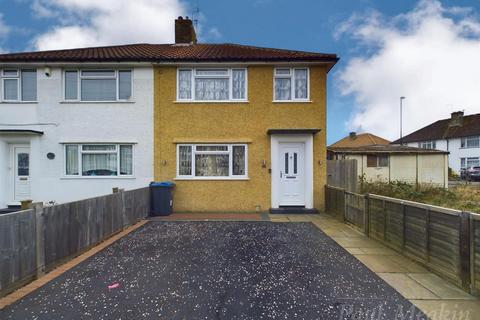 114 Overbury Crescent, New Addington, Croydon, CR0 0LQ