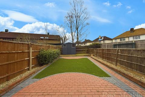 114 Overbury Crescent, New Addington, Croydon, CR0 0LQ