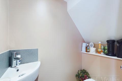 114 Overbury Crescent, New Addington, Croydon, CR0 0LQ