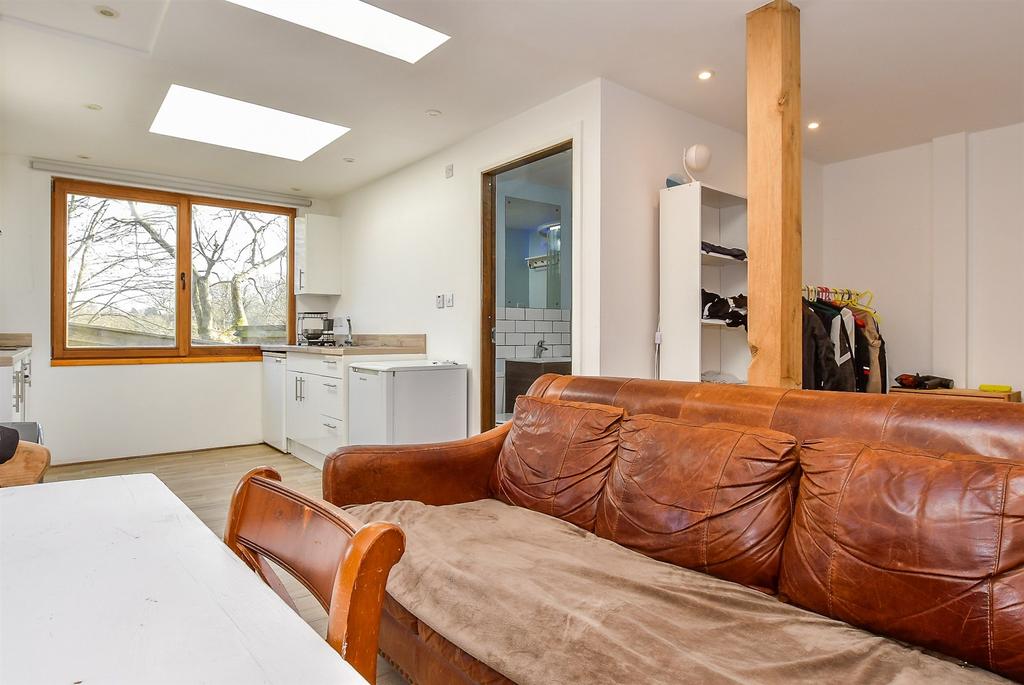 Annexe Room 1