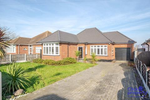 2 bedroom bungalow for sale, Bridgwater Drive, Westcliff-On-Sea SS0