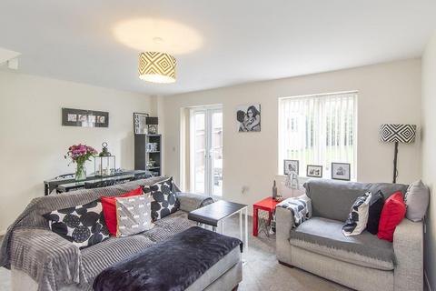 3 bedroom semi-detached house for sale, Daisy Close, Lutterworth