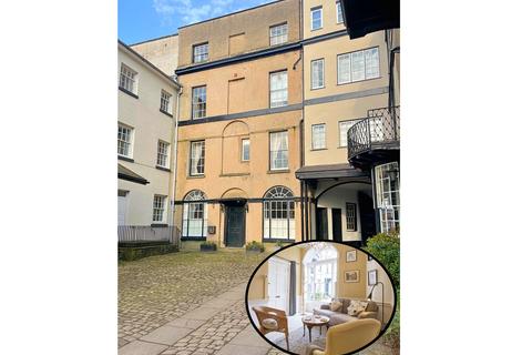 1 bedroom apartment for sale, Beaufort Arms Court, Monmouth, NP25