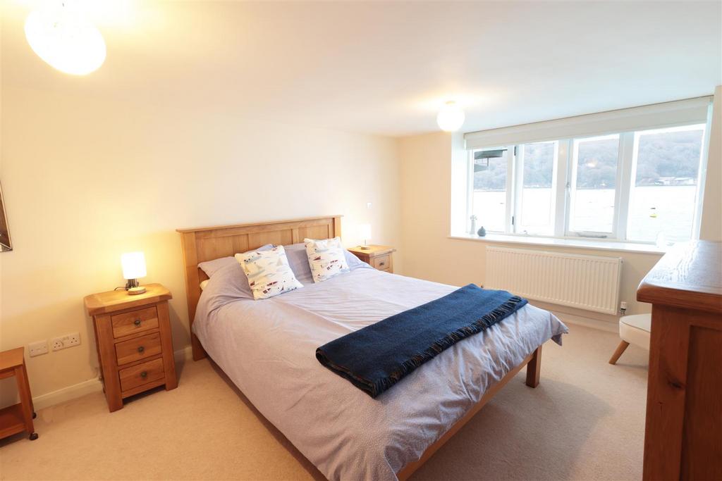 Front Bedroom1.jpg