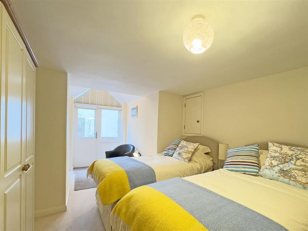 Bedroom Back1.jpg