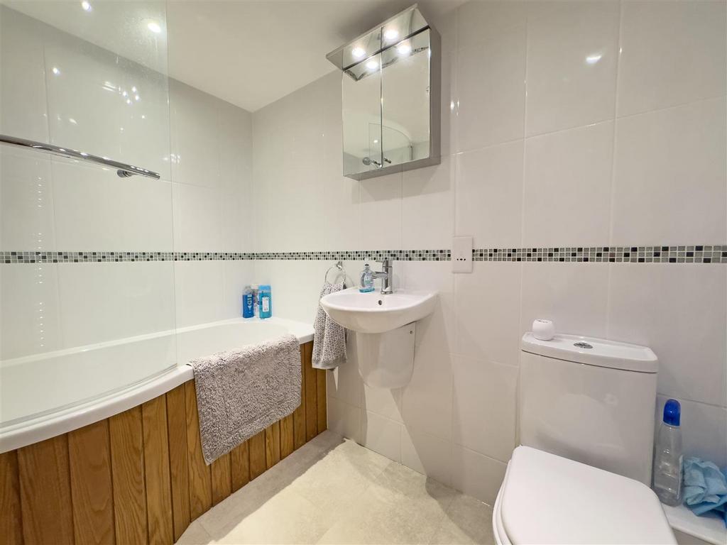 Bath Front2.jpg
