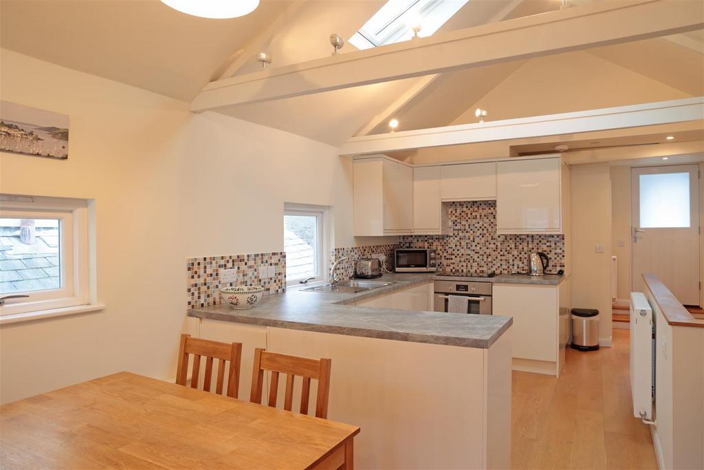 Kitchen3.jpg