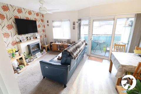 2 bedroom flat for sale, Albert Road, Belvedere, DA17