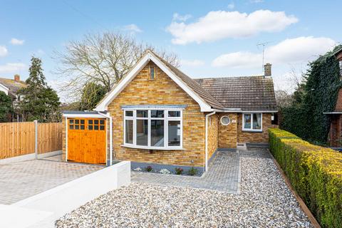 2 bedroom detached bungalow for sale, Rayleigh Road, Leigh-on-sea, SS9