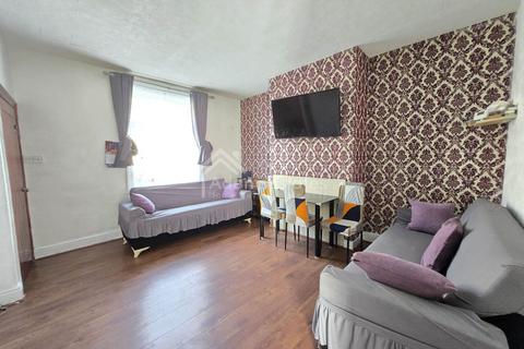 3 bedroom terraced house for sale, Thornville Mount, Dewsbury