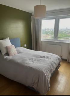 2 bedroom flat to rent, Park South, Austin Road, London, SW11