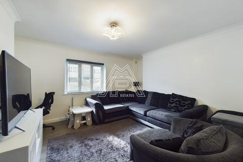 2 bedroom ground floor flat for sale, Meresmans, Teviot Avenue, Aveley, South Ockendon, Essex, RM15 4QL