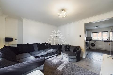 2, Meresmans Teviot Avenue, Aveley, South Ockendon, RM15 4QL
