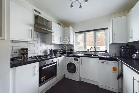 2, Meresmans Teviot Avenue, Aveley, South Ockendon, RM15 4QL