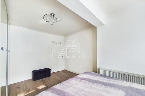 2, Meresmans Teviot Avenue, Aveley, South Ockendon, RM15 4QL
