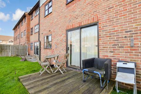 21 Palliser Drive, Rainham, RM13 9TG