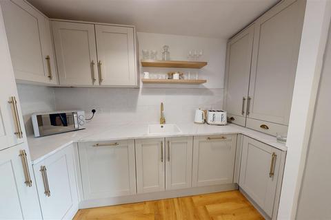 2 bedroom apartment for sale, Redwood Way, Yeadon