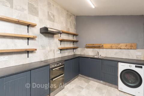 2 bedroom ground floor maisonette for sale, Sun Street, Waltham Abbey EN9