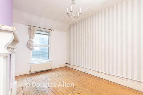 2 bedroom ground floor maisonette for sale, Sun Street, Waltham Abbey EN9