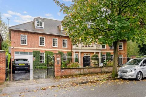 8 bedroom detached house to rent, Sheldon Avenue, Highgate, N6